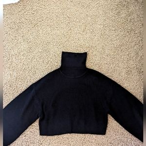 H&M Divided cropped turtle neck sweater - size M